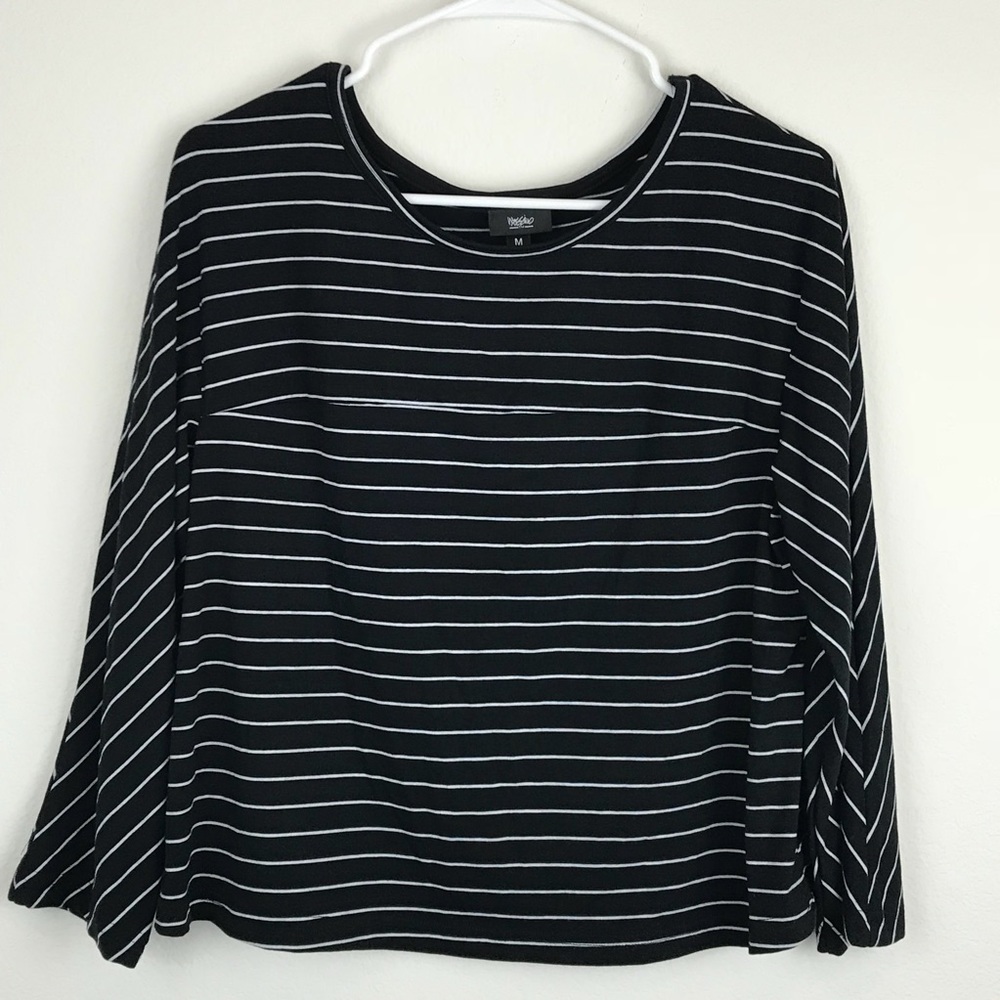 Women’s Black White Stripped long Sleeve,NWT, M